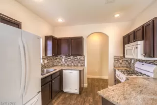 Photo #5: 2373656 Listing 