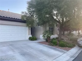 Photo #2: 2373657 Listing