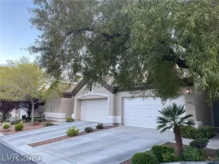 Photo #3: 2373657 Listing