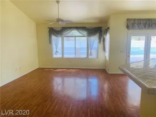 Photo #6: 2373657 Listing