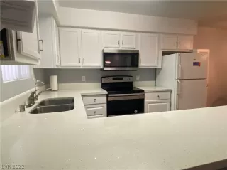 Photo #1: 2373685 Listing