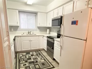 Photo #2: 2373685 Listing