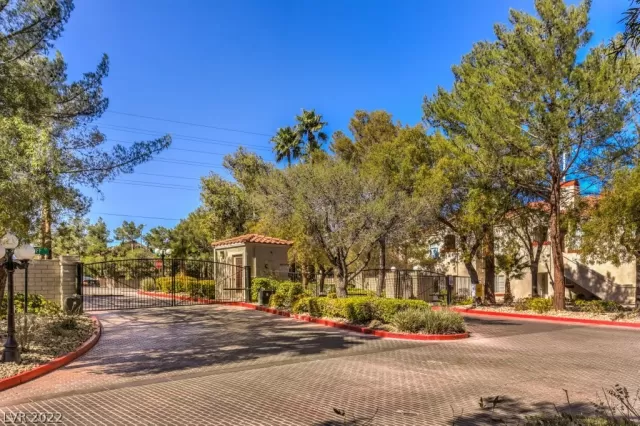 MLS: 2373689 Condo For Sale