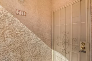 Photo #2: 2373689 Listing