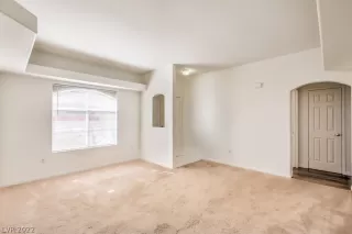 Photo #4: 2373689 Listing