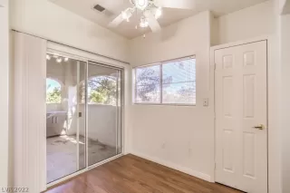 Photo #6: 2373689 Listing