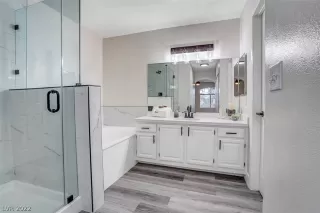 Photo #1: 2373701 Listing