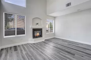 Photo #5: 2373701 Listing