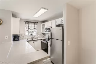 Photo #3: 2373707 Listing 