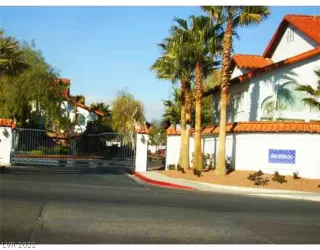 Photo #2: 2373731 Listing