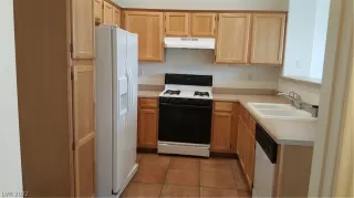 Photo #4: 2373731 Listing