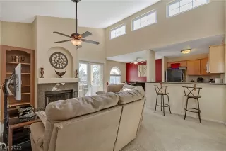 Photo #3: 2373737 Listing