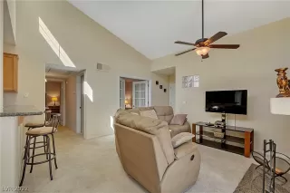 Photo #4: 2373737 Listing