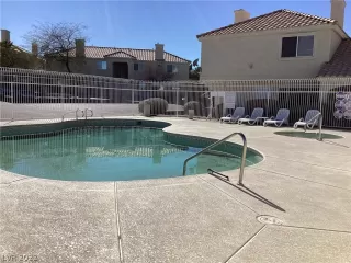 Photo #1: 2373739 Listing 