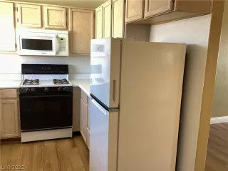 Photo #4: 2373739 Listing 