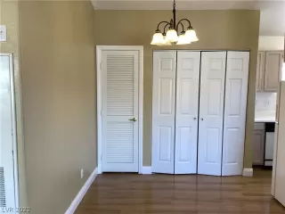 Photo #5: 2373739 Listing 