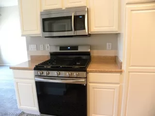 Photo #3: 2373837 Listing