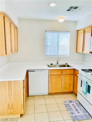 Photo #5: 2373847 Listing 