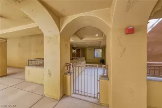 Photo #3: 2373852 Listing 