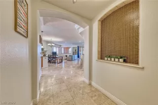 Photo #5: 2373852 Listing 