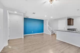 Photo #2: 2373862 Listing 