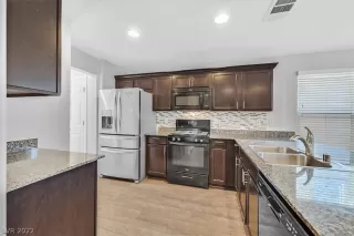 Photo #6: 2373862 Listing 