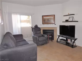 Photo #5: 2373887 Listing 