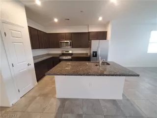 Photo #6: 2373890 Listing 