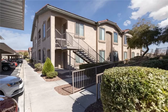 MLS: 2373892 Condo For Sale