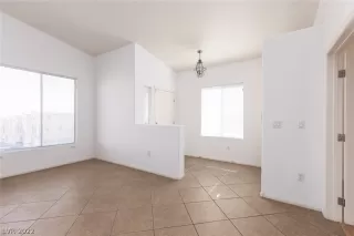 Photo #2: 2373892 Listing