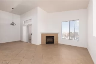 Photo #3: 2373892 Listing