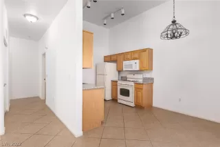 Photo #6: 2373892 Listing