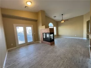 Photo #2: 2373893 Listing