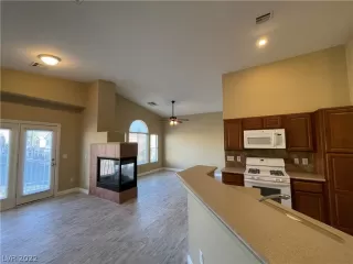 Photo #4: 2373893 Listing