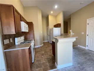 Photo #6: 2373893 Listing