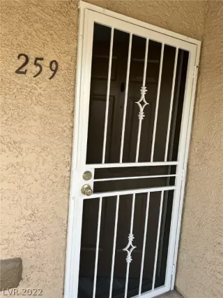 Photo #2: 2373907 Listing 