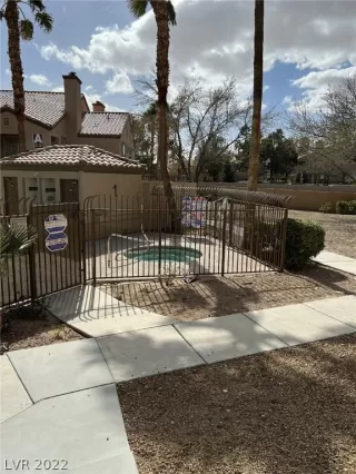 Photo #3: 2373907 Listing 