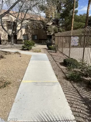 Photo #4: 2373907 Listing 