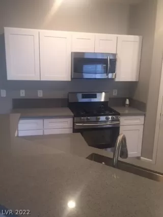 Photo #2: 2373912 Listing