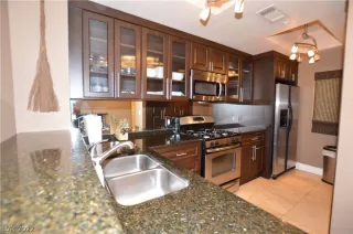 Photo #4: 2373916 Listing