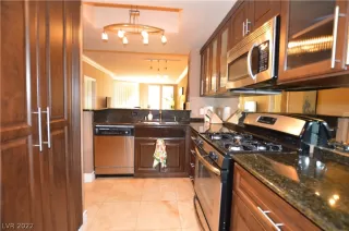 Photo #5: 2373916 Listing