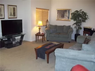 Photo #6: 2373928 Listing