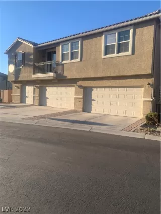 Photo #5: 2373931 Listing