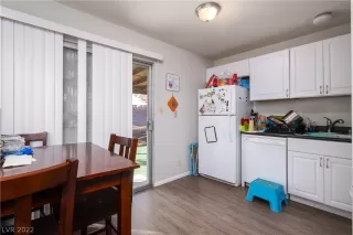 Photo #5: 2373951 Listing 