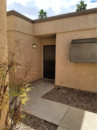 Photo #2: 2373953 Listing 