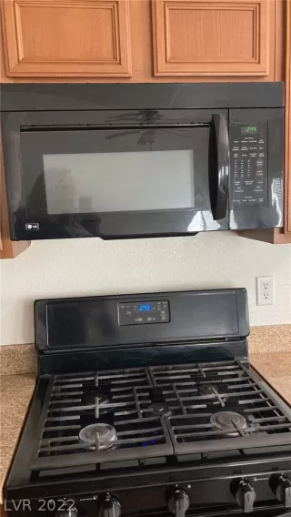 Photo #4: 2373957 Listing 