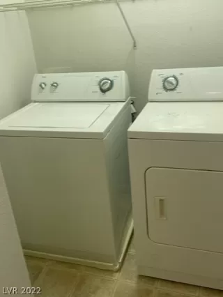 Photo #5: 2373957 Listing 