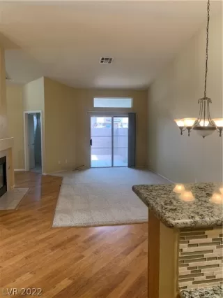 Photo #6: 2374020 Listing