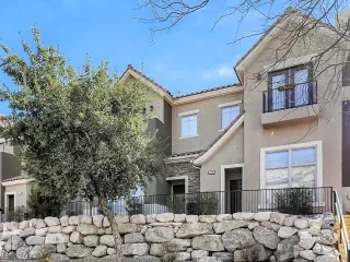 Photo #1: 2374028 Listing 