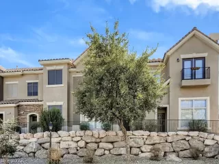 Photo #2: 2374028 Listing 